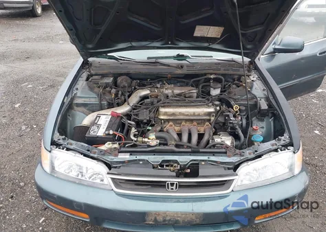 1997 Honda Accord Lx/Ex from USA, damaged, VIN 1HGCD5637VA136418